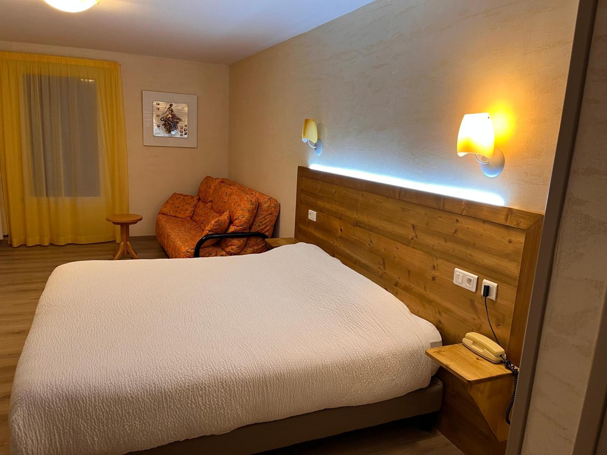 Logis Hotel Spa Restaurant Le Provence Lanarce Εξωτερικό φωτογραφία