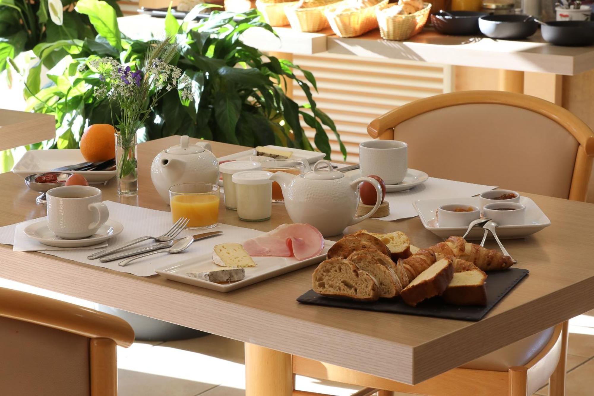 Logis Hotel Spa Restaurant Le Provence Lanarce Εξωτερικό φωτογραφία