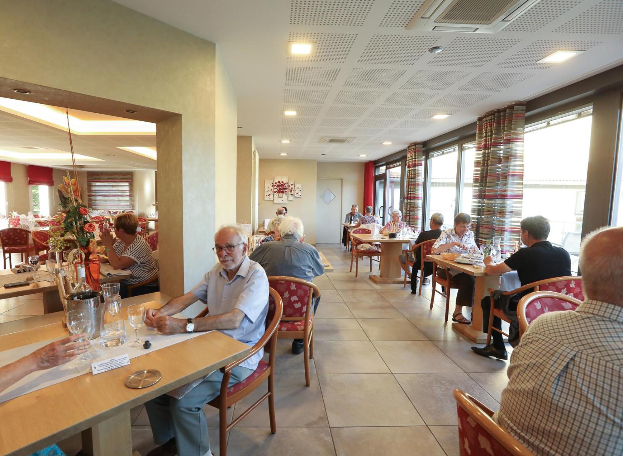 Logis Hotel Spa Restaurant Le Provence Lanarce Εξωτερικό φωτογραφία