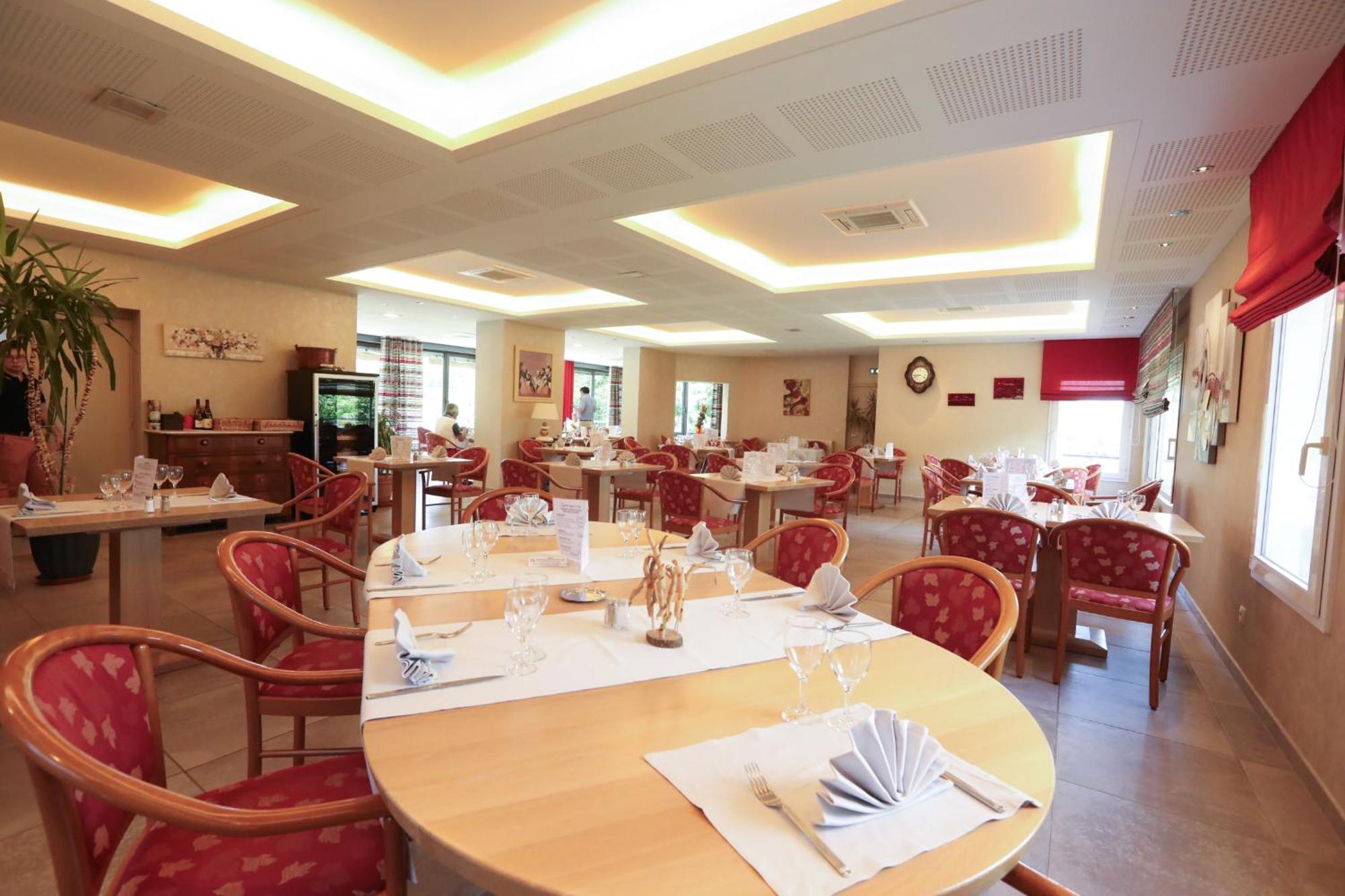 Logis Hotel Spa Restaurant Le Provence Lanarce Εξωτερικό φωτογραφία
