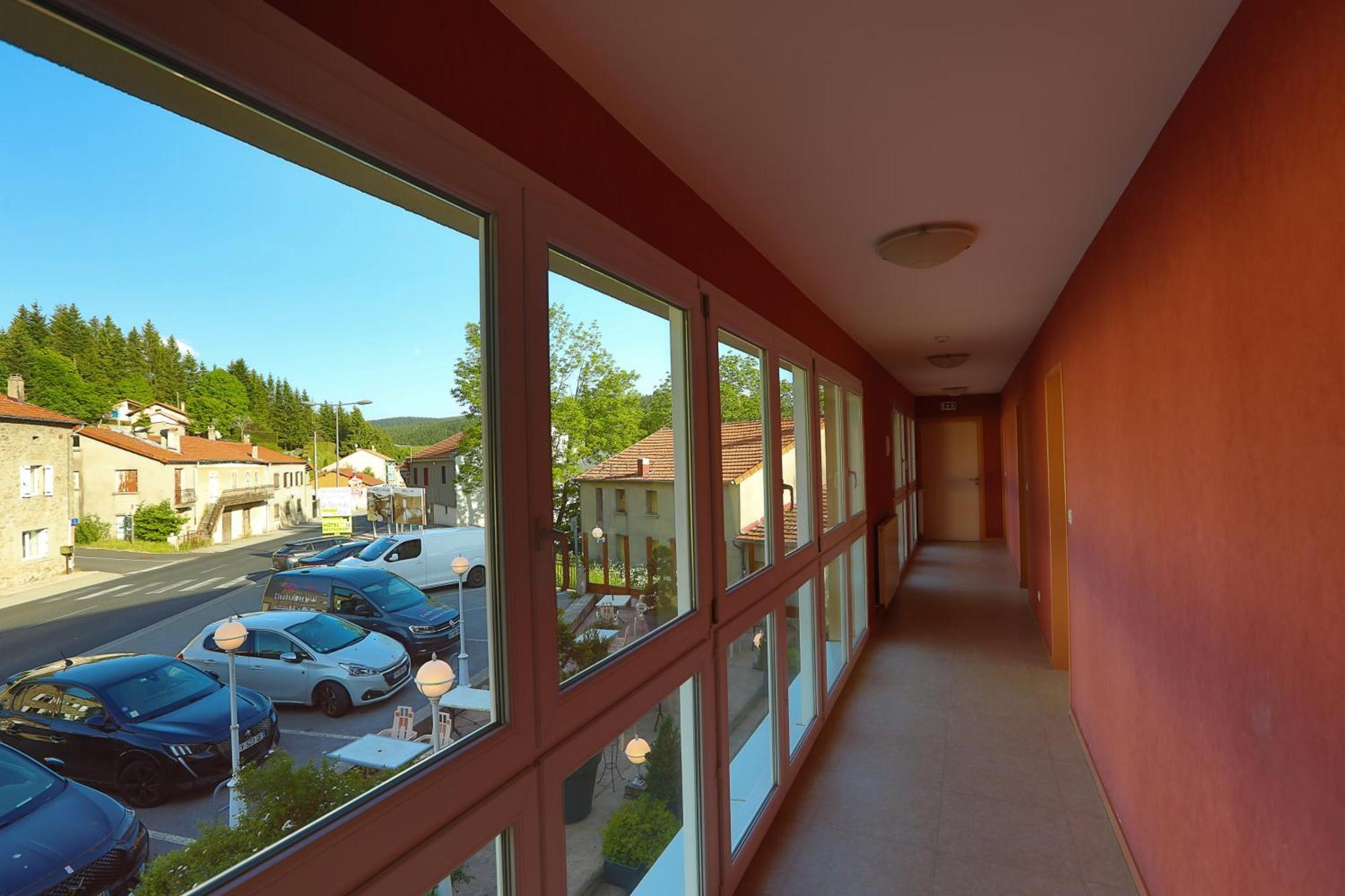 Logis Hotel Spa Restaurant Le Provence Lanarce Εξωτερικό φωτογραφία