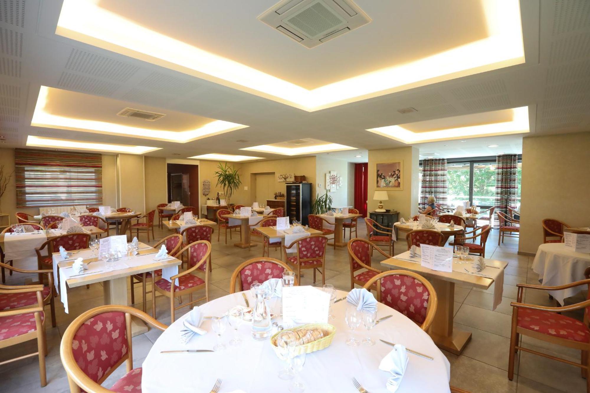 Logis Hotel Spa Restaurant Le Provence Lanarce Εξωτερικό φωτογραφία
